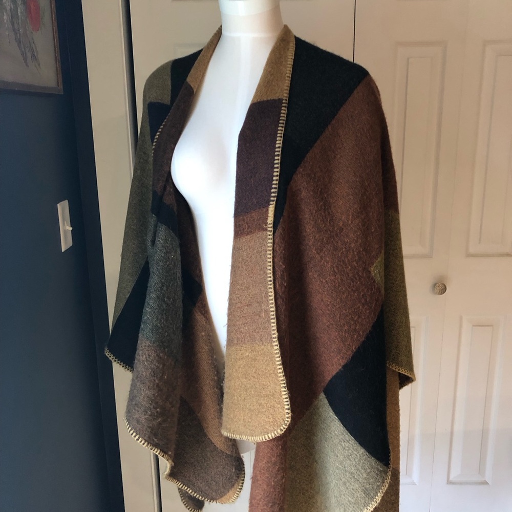 Geometric Wool Blend Shawl